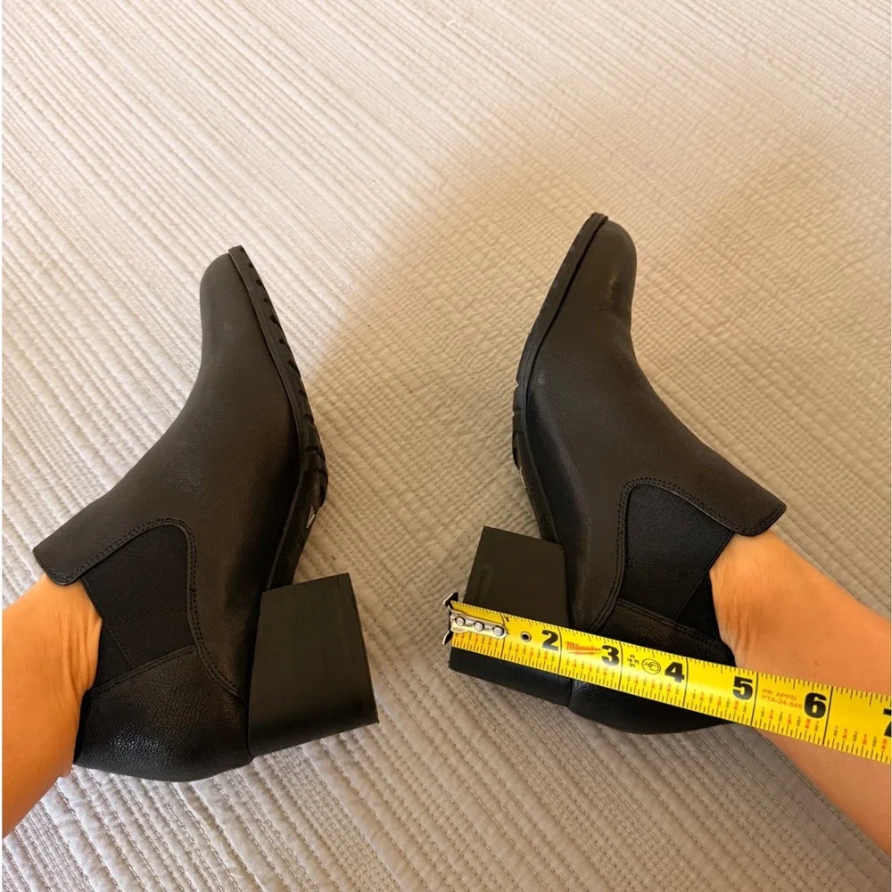 Vionic Womens Black Leather Ankle Booties Block Heel Almond Toe Pull On Shoes 7